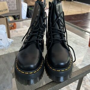 NEW in box never wore them. Throwing in the break and socks brand new FREE